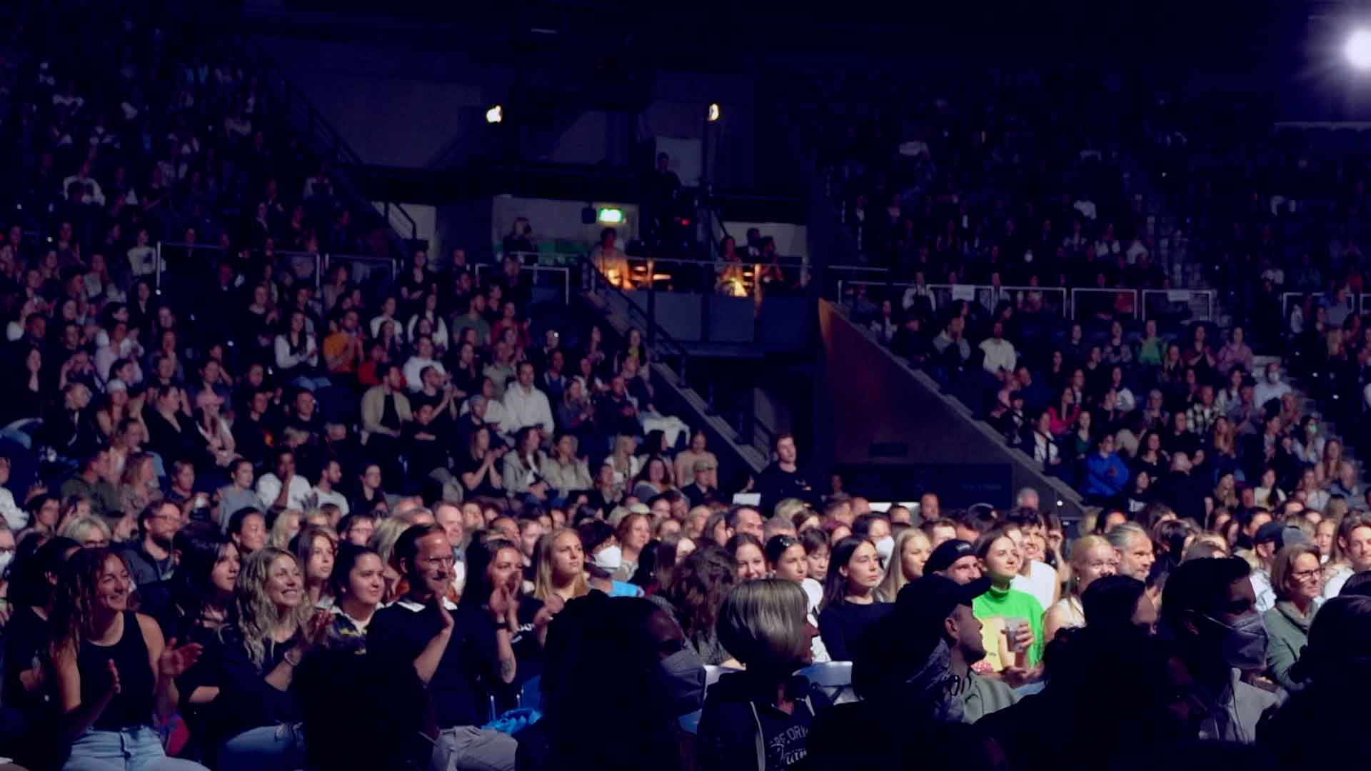 Publikum in der Volkswagen Halle beim GDA Christmas Showing